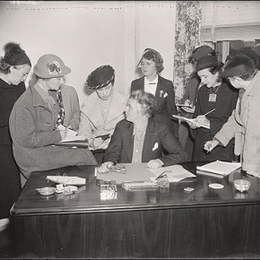 8 Marzo.  Le giornaliste dipendenti guadagnano meno dei colleghi maschi. In controtendenza le croniste co.co.co: circa mille euro in più all’anno rispetto agli&nbsp;uomini