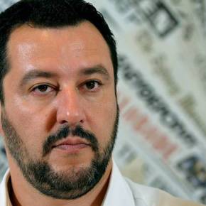 Gramellini scrive: “Salvini non ha mai lavorato in vita sua”. Il segretario della Lega  piccato (è un aggettivo) risponde: “Da 20 anni faccio il giornalista”