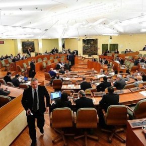 Cessione Stampa a Gruppo Espresso. Consigliere del Pd in Regione presenta un odg: “Salvaguardiamo il ruolo futuro del quotidiano&nbsp;torinese”