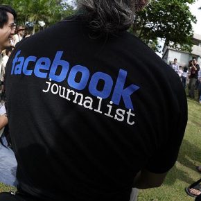 Facebook assume giornalisti. Cacciatori di fake news. Per&nbsp;ora