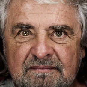 Nel mirino di Grillo di nuovo i giornalisti. E il suo pubblico&nbsp;applaude