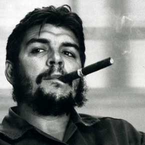 Che Guevara in camicia nera. Il Secolo d’Italia nella bufera social. Il cdr: “Veri e propri insulti al nostro&nbsp;giornale”