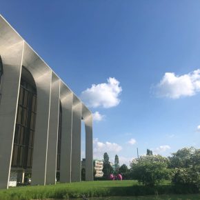 Belpietro: “Compro Panorama, ma taglio il 45% dagli stipendi e azzero le qualifiche”. Il Cdr: “Ignobile tentativo di ricattare i giornalisti”