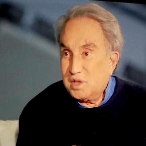 Torna in tv Emilio Fede, tutto ritoccato. Ha esagerato un filino,&nbsp;però