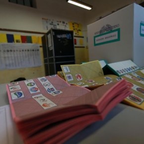 La pubblicazione dei sondaggi pre-elettorali è vietata ai media. Ma nel nome della libertà di stampa c’è chi li posta tutti i giorni sui&nbsp;social