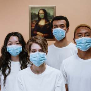 Assessore della Lega in Sardegna chiude le porte ai giornalisti: “Medici e infermieri non possono parlare con loro senza autorizzazione”