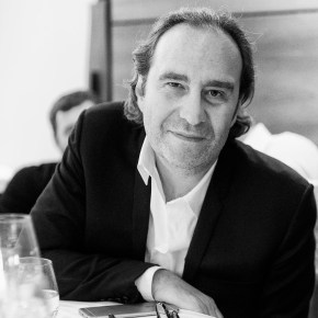 Xavier Niel (Iliad) rafforza la sua partecipazione in Le Monde e blinda il quotidiano francese. Torna a guardare all’ Italia? L’amicizia con John&nbsp;Elkann