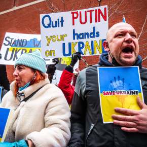 Ex inviati di guerra, con una lettera aperta, accusano l’informazione di superficialità nel racconto della guerra in Ucraina. Ma partono con un vizio d’origine: nessuno di loro è sul campo di&nbsp;battaglia