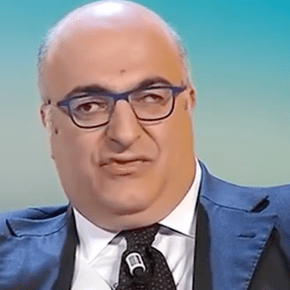 Rivoluzione a destra. Ciao Minzolini, la ditta Sallusti & Feltri torna sulla tolda di comando de Il Giornale. E Sechi si gioca tutto per far fuori Senaldi da Libero. Ma gli Angelucci stanno ancora&nbsp;meditando