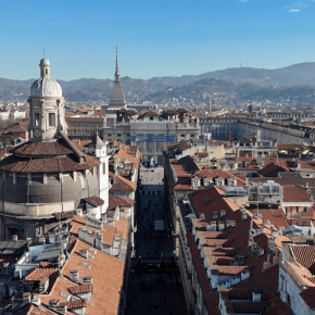 Noi abbiamo iniziato così. Storie di giornalisti che hanno segnato un’epoca nella&nbsp;professione