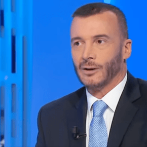 Torna Rocco Casalino, alla direzione di un giornale online prossimo a partire. L’editore è Andrea Iervolino, l’imprenditore del cinema che ha offerto a John Elkann 22,5 milioni per comprare La&nbsp;Stampa